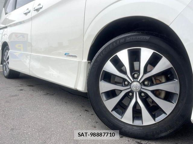 Nissan SERENA 2018-02 7562811-13