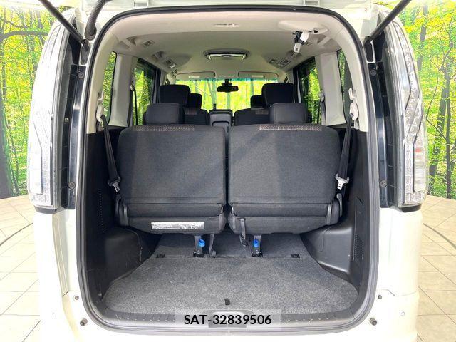 Nissan SERENA 2014-10 7619938-11