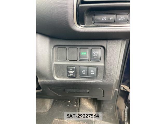 Nissan SERENA 2016-11 7619949-11