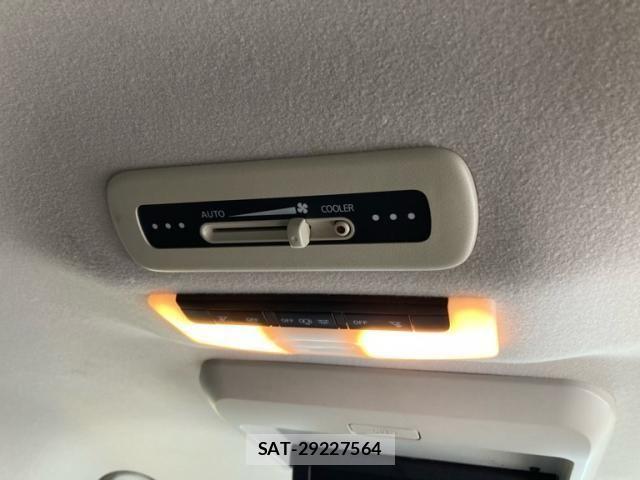Nissan SERENA 2016-11 7619949-20