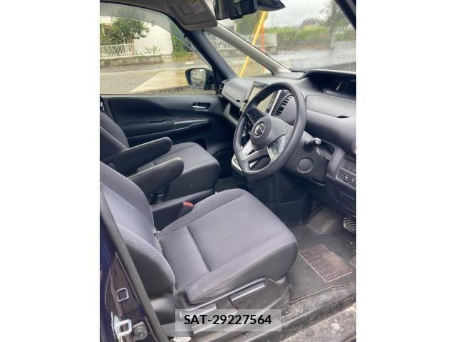 Nissan SERENA 2016-11 7619949-8