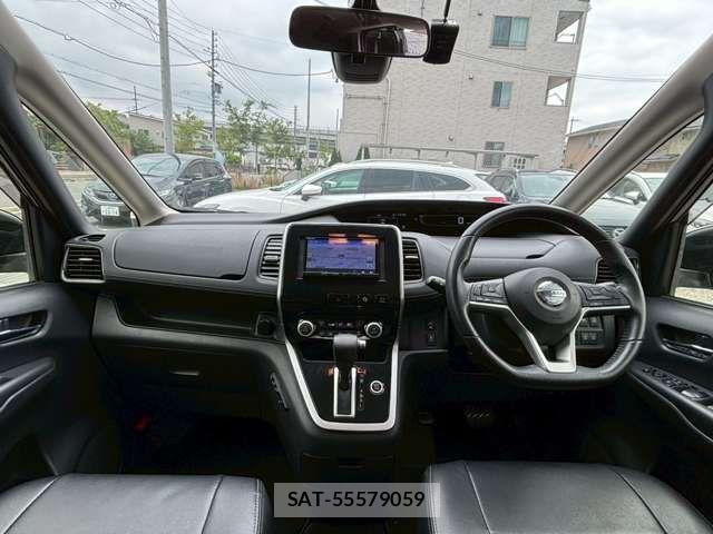 Nissan SERENA 2018-01 7619924-3