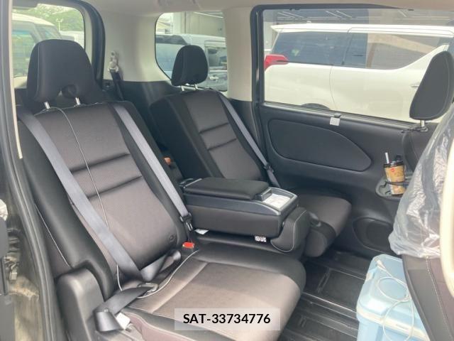 Nissan SERENA 2017-07 7619939-13