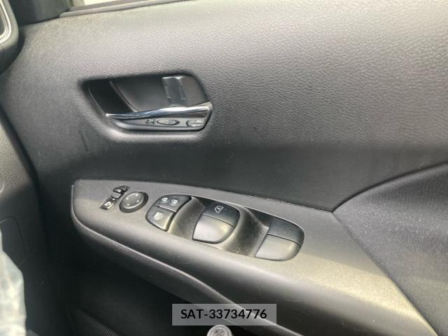 Nissan SERENA 2017-07 7619939-16