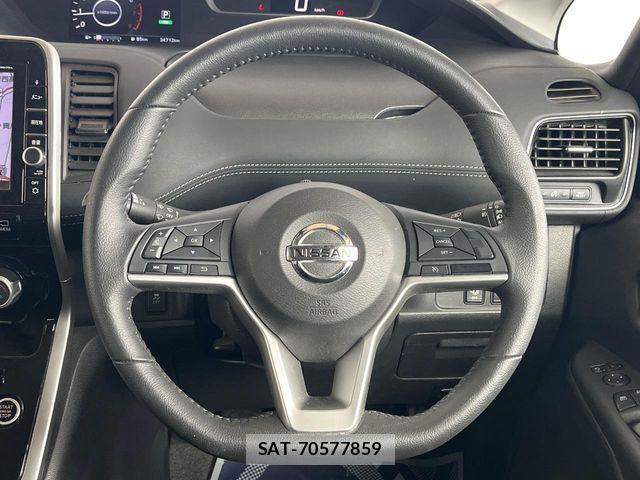 Nissan SERENA 2017-12 7619895-11