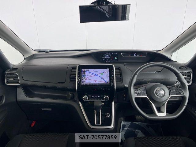 Nissan SERENA 2017-12 7619895-1