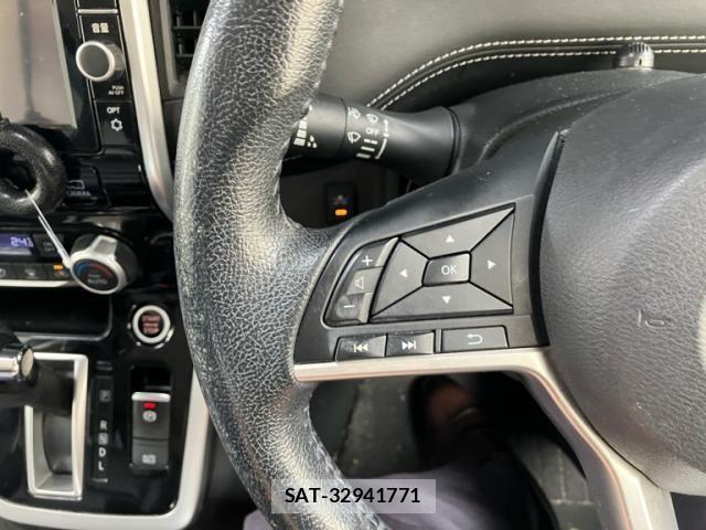 Nissan SERENA 2017-07 7619920-17