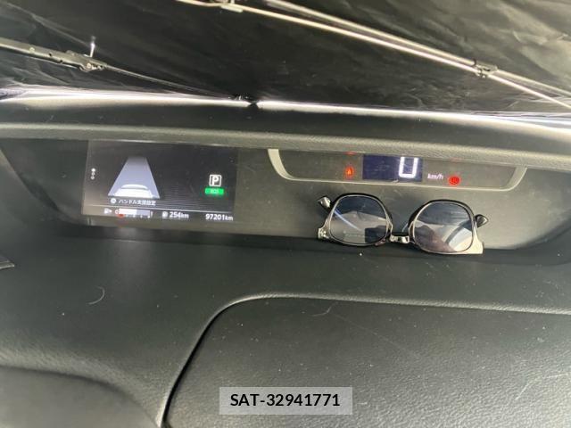 Nissan SERENA 2017-07 7619920-19
