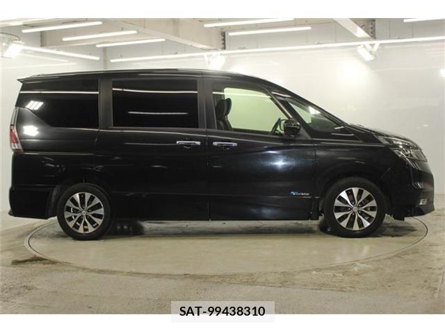 Nissan SERENA 2017-03 7619926-3