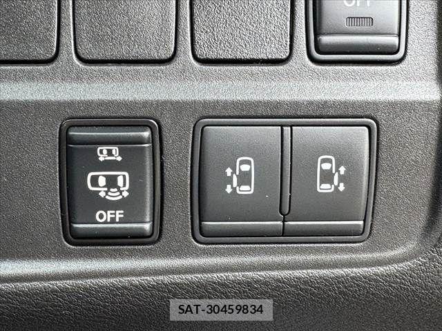 Nissan SERENA 2018-10 7619894-4