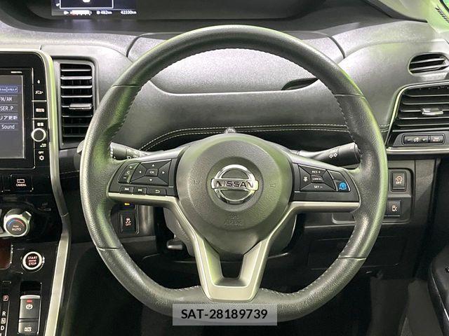 Nissan SERENA 2017-09 7619883-11