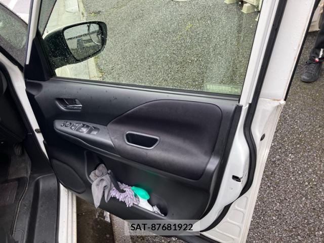 Nissan SERENA 2017-03 7619936-11