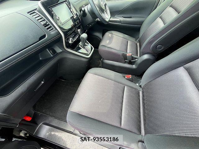 Nissan SERENA 2017-08 7619888-18