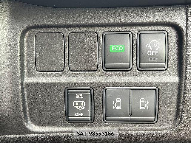 Nissan SERENA 2017-08 7619888-21