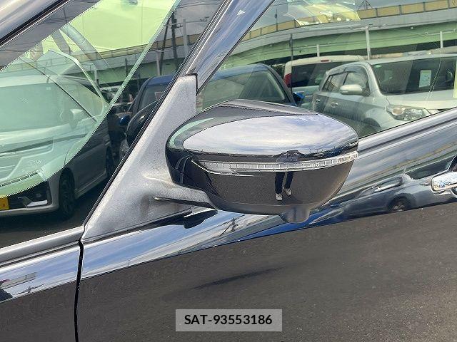 Nissan SERENA 2017-08 7619888-24