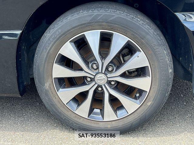 Nissan SERENA 2017-08 7619888-26