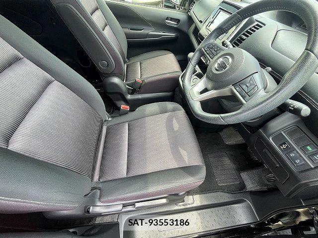 Nissan SERENA 2017-08 7619888-3