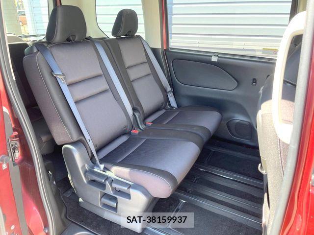 Nissan SERENA 2017-08 7619916-9