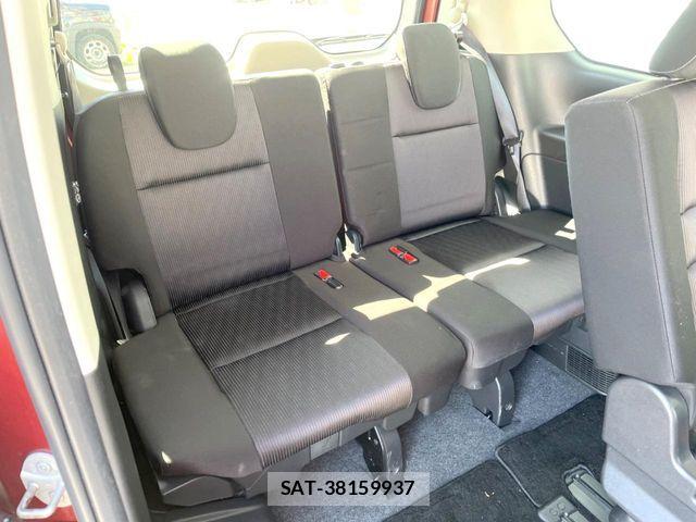 Nissan SERENA 2017-08 7619916-10
