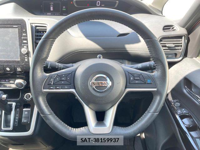 Nissan SERENA 2017-08 7619916-12