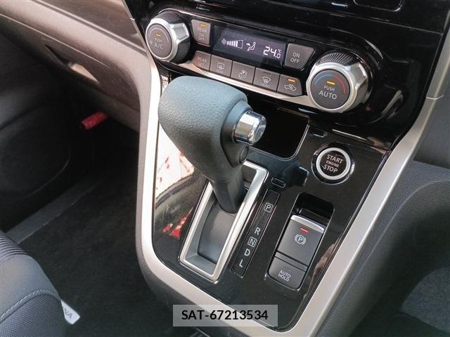 Nissan SERENA 2019-02 7619905-12