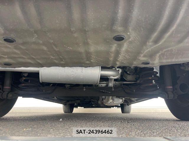 Nissan SERENA 2017-09 7619912-19