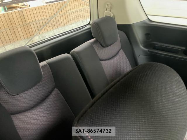 Nissan SERENA 2013-09 7619948-10