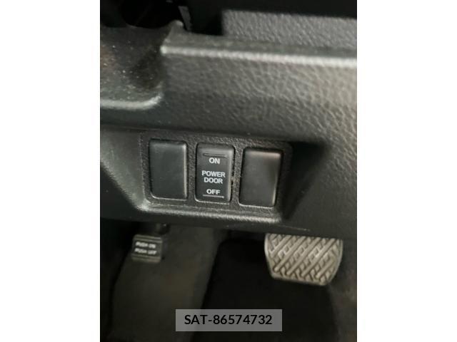 Nissan SERENA 2013-09 7619948-21