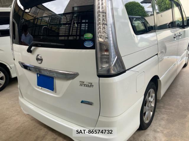 Nissan SERENA 2013-09 7619948-1