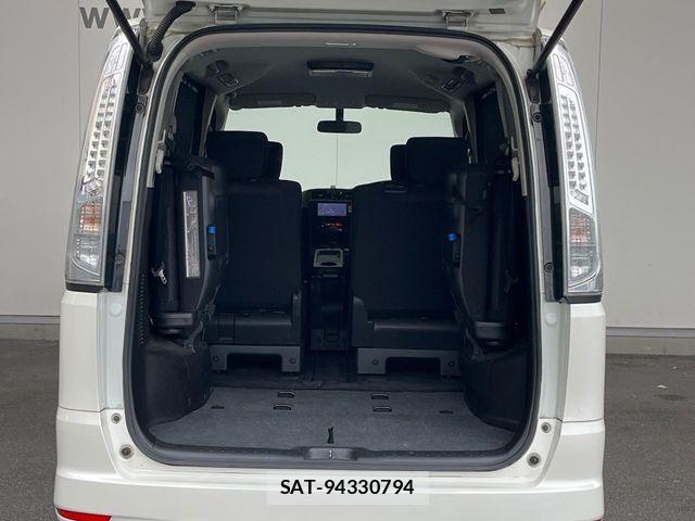 Nissan SERENA 2013-11 7619927-11