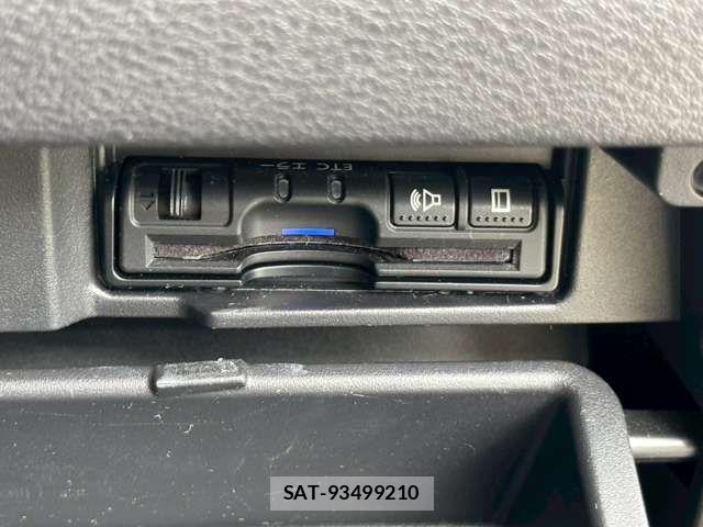 Nissan SERENA 2017-09 7619917-9