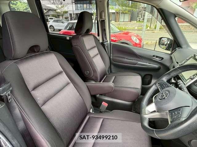 Nissan SERENA 2017-09 7619917-10