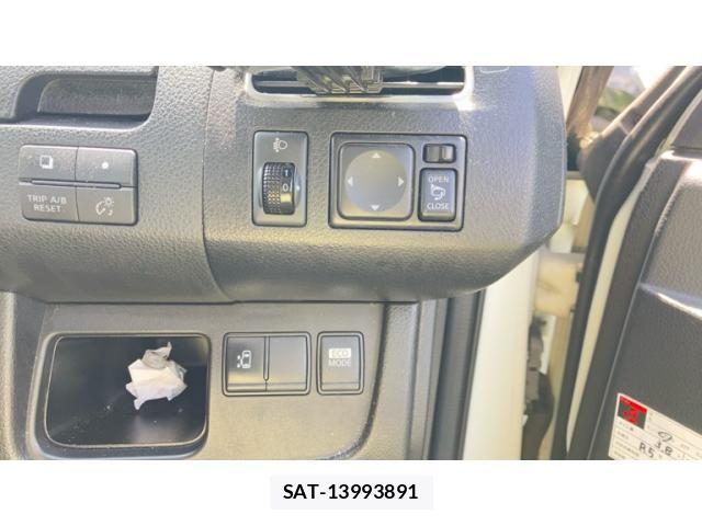 Nissan SERENA 2012-10 7619964-17