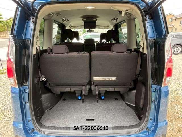 Nissan SERENA 2017-06 7619929-13