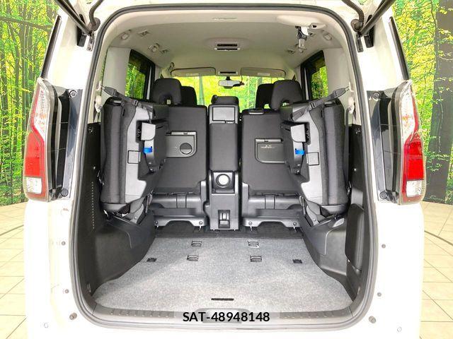 Nissan SERENA 2017-07 7619915-10