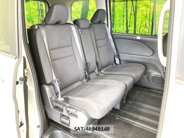 Nissan SERENA 2017-07 7619915-8