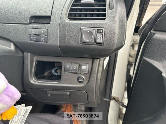 Nissan SERENA 2013-05 7789010-13