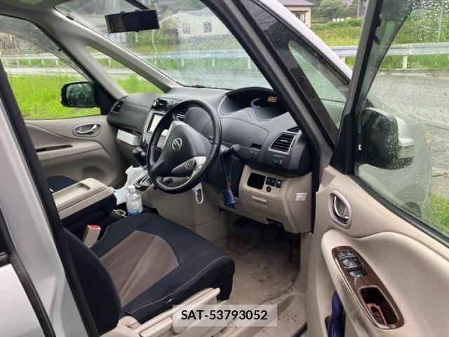 Nissan SERENA 2013-06 7879392-11