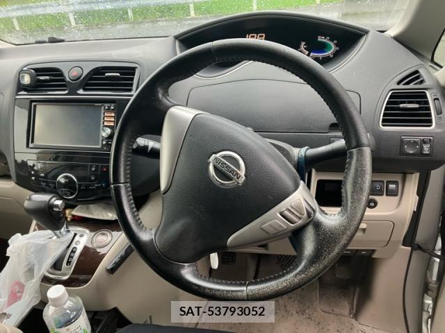 Nissan SERENA 2013-06 7879392-12