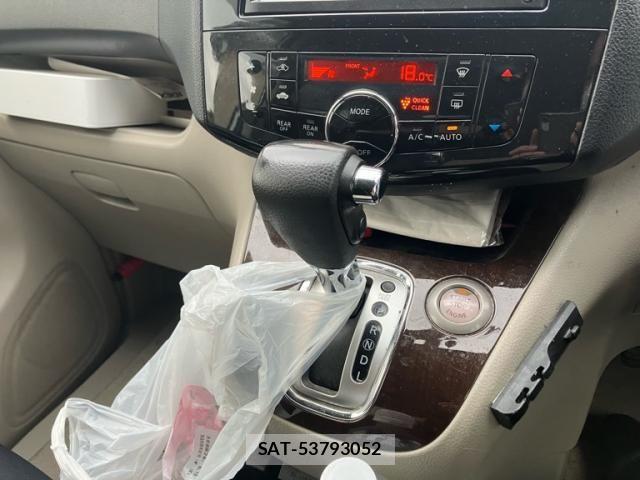 Nissan SERENA 2013-06 7879392-17