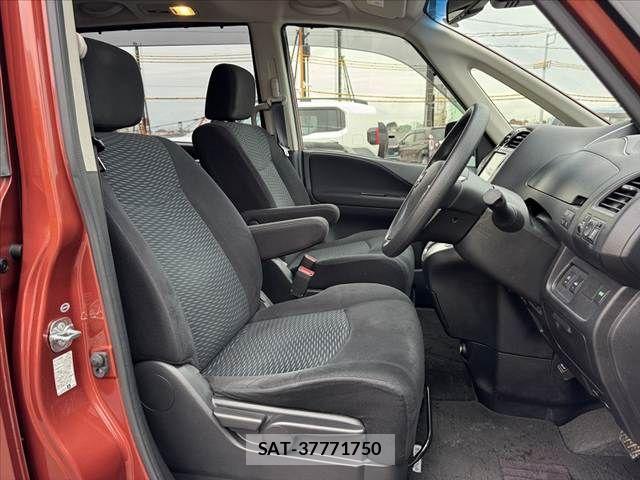 Nissan SERENA 2014-03 7879371-16