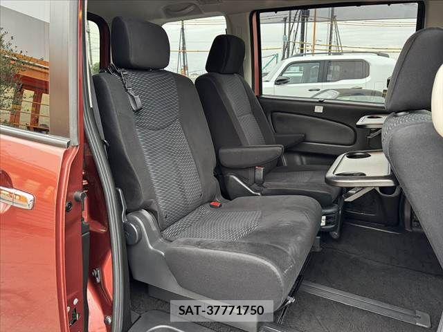 Nissan SERENA 2014-03 7879371-20