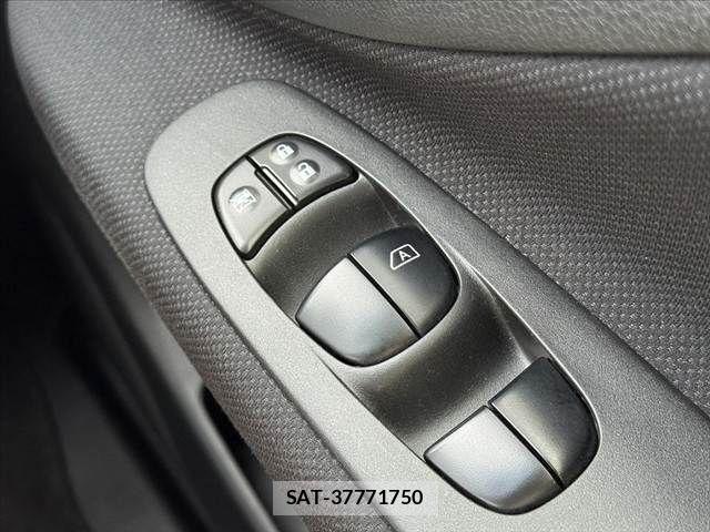Nissan SERENA 2014-03 7879371-26
