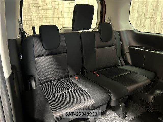 Nissan SERENA 2016-10 7879364-11