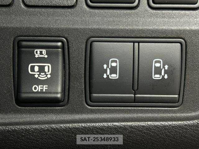 Nissan SERENA 2016-10 7879364-5