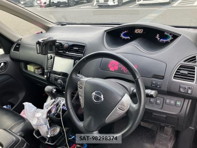 Nissan SERENA 2015-10 7879391-11