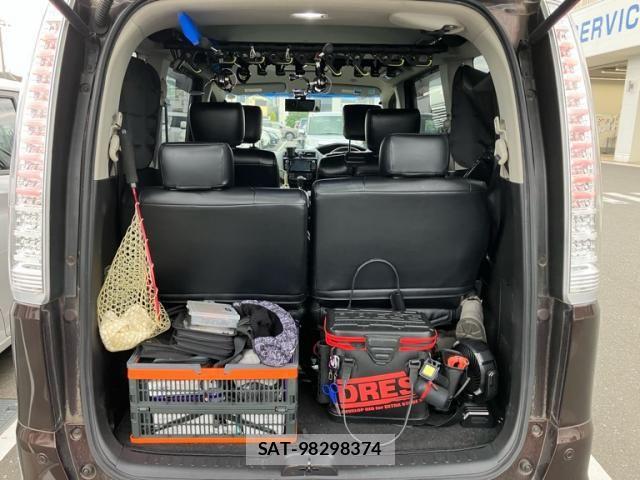 Nissan SERENA 2015-10 7879391-6