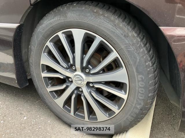 Nissan SERENA 2015-10 7879391-8