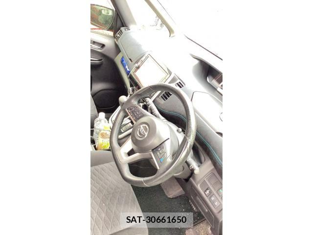 Nissan SERENA 2016-08 7879379-13