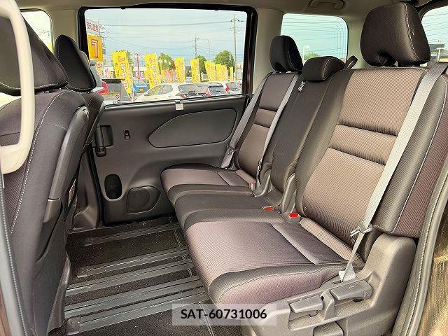 Nissan SERENA 2016-11 7879366-12